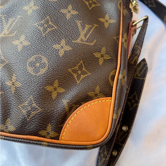 Louis Vuitton Danube Monogram Bag - Picture 10 of 13